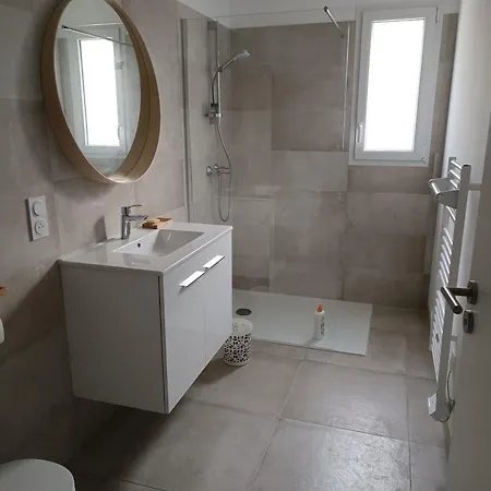 Maison Bord De - Sur *